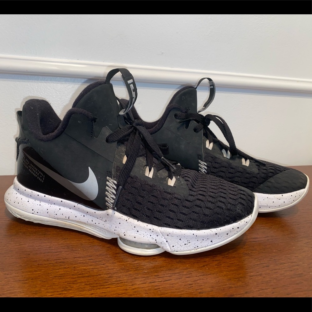 Nike Lebron Witness V5 -15/16